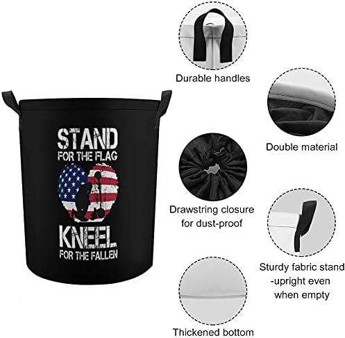 Nudquio Stand a bandeira ajoelhada para a cesta de lavanderia caída com tampa de fechamento de cordão e lida