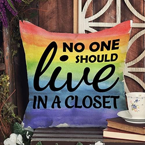 Orgulho gay arco -íris LGBT Gay arremesso gay capa de travesseiro Ninguém deve amar em um travesseiro de armário