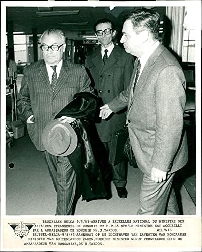Ministro Puja e Embaixador Tardos - 1983 - Foto da imprensa vintage