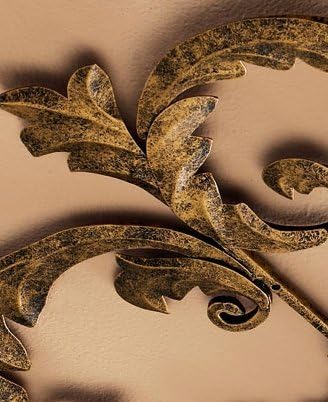 Medalhão de teto de folhas de acanthus grande do mundo antigo
