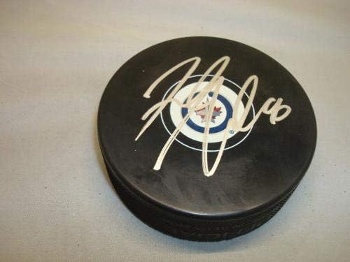 Jacob Trouba assinou o Winnipeg Jets Hockey Puck Autografado PSA/DNA COA 1A - Pucks de NHL autografados