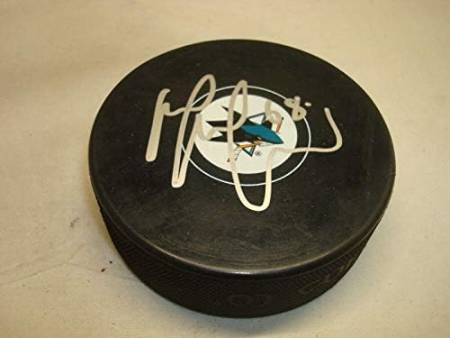 Melker Karlsson assinou San Jose Sharks Hockey Puck autografado 1A - Pucks autografados da NHL